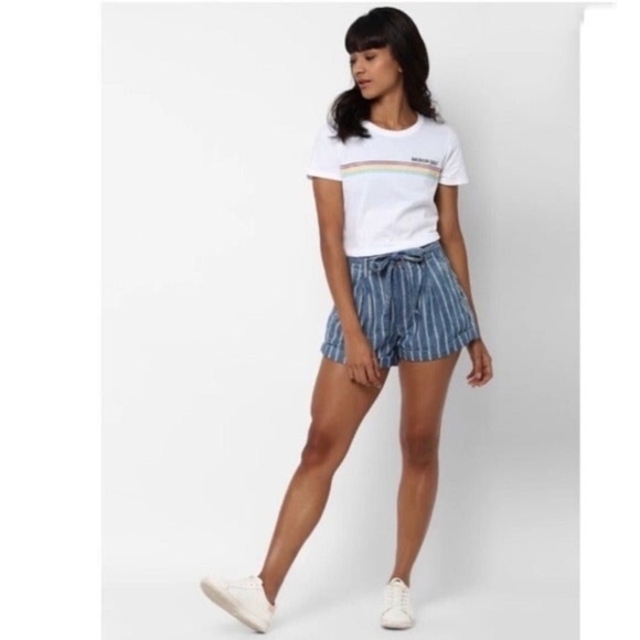 American Eagle Outfitters Pants - American Eagle Blue Striped high rise paper bag waist cotton shorts size 2